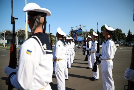 Одесса подняла Государственный Флаг Украины (фоторепортаж)
