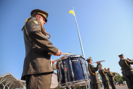 Одесса подняла Государственный Флаг Украины (фоторепортаж)