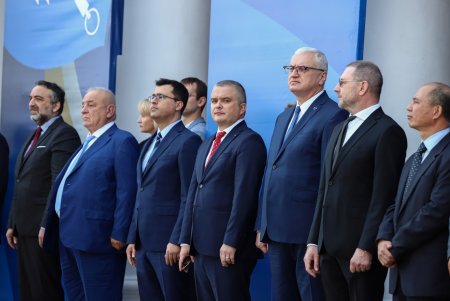 Одесса подняла Государственный Флаг Украины (фоторепортаж)