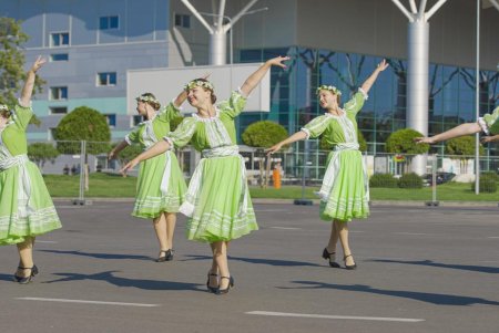 Возле Одесского аэропорта подняли самый большой в регионе флаг (фото)