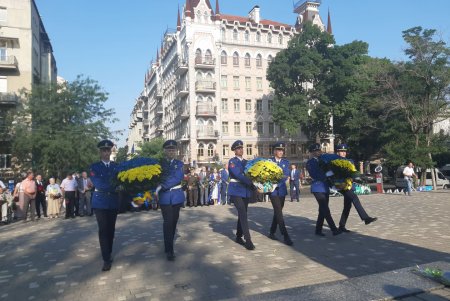 По случаю Дня Независимости Украины в Одессе возложили цветы к памятнику Т. Г. Шевченко (фото)