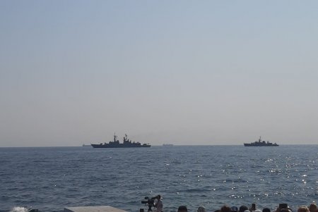 В Одессе состоялся военно-морской парад в с привлечением кораблей и авиации (фото, видео)