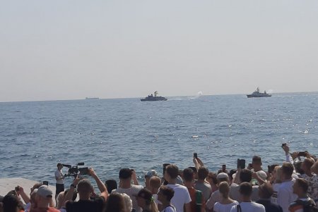 В Одессе состоялся военно-морской парад в с привлечением кораблей и авиации (фото, видео)