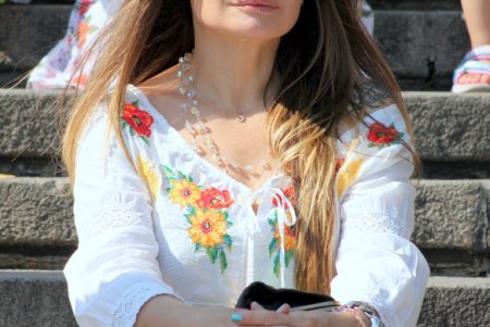 Одесситы в традиционных вышиванках собрались на Приморском бульваре (фоторепортаж)
