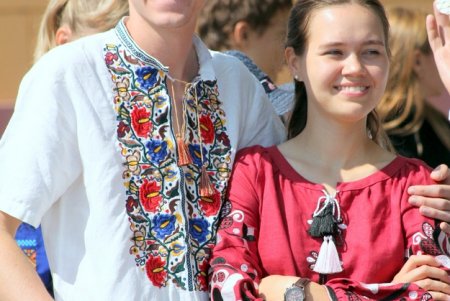 Одесситы в традиционных вышиванках собрались на Приморском бульваре (фоторепортаж)