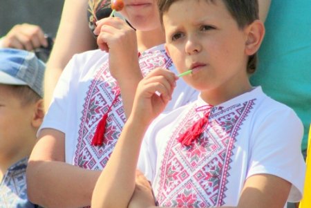 Одесситы в традиционных вышиванках собрались на Приморском бульваре (фоторепортаж)
