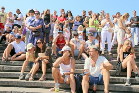 Одесситы в традиционных вышиванках собрались на Приморском бульваре (фоторепортаж)