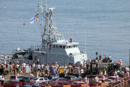 Одесситы в традиционных вышиванках собрались на Приморском бульваре (фоторепортаж)
