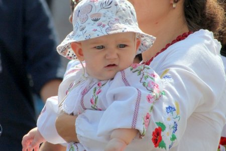 Одесситы в традиционных вышиванках собрались на Приморском бульваре (фоторепортаж)