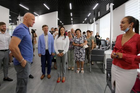 Торжественное открытие нового Центра админуслуг на Дальницкой (фоторепортаж)