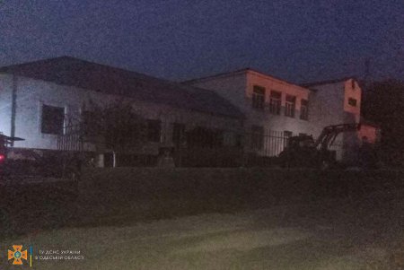 В Березовском районе горела школа: огонь тушили в условиях сильного задымления (фото)