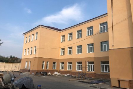 На Большевике завершают капремонт школы № 41 (фото)