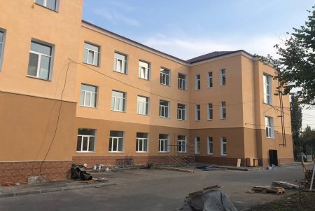 На Большевике завершают капремонт школы № 41 (фото)