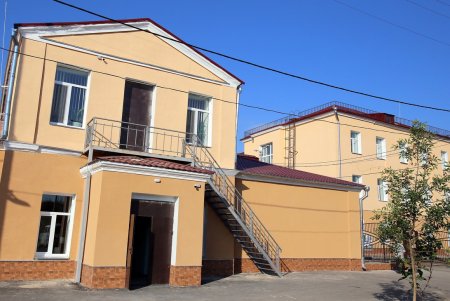 В капитально отремонтированной школе № 41 на Большевике прозвучал первый звонок (фоторепортаж)