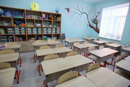 В капитально отремонтированной школе № 41 на Большевике прозвучал первый звонок (фоторепортаж)