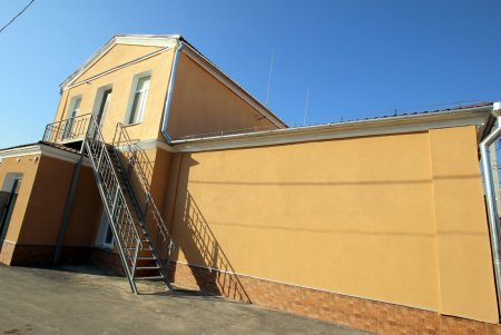 В капитально отремонтированной школе № 41 на Большевике прозвучал первый звонок (фоторепортаж)