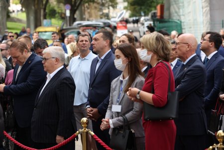 Возле одесской мэрии состоялось открытие указателя города-партнера Момбасы (фото)