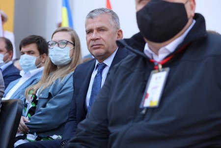 В День города на Думской площади торжественно подняли флаг Одессы (фоторепортаж)