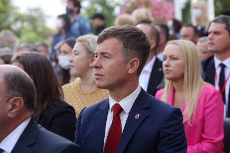 В День города на Думской площади торжественно подняли флаг Одессы (фоторепортаж)