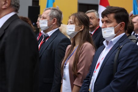 В День города на Думской площади торжественно подняли флаг Одессы (фоторепортаж)