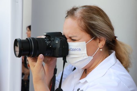 В День города на Думской площади торжественно подняли флаг Одессы (фоторепортаж)