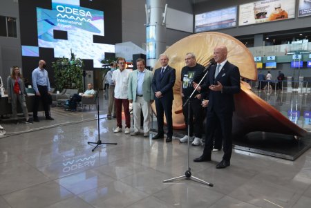 В Одесском аэропорту будут постоянно раздаваться «звуки города» (фото)