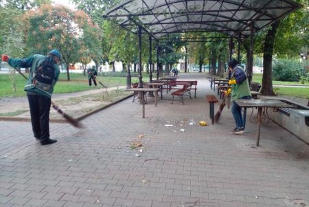 После праздничных мероприятий одесситы проснулись в чистом городе (фото, видео)