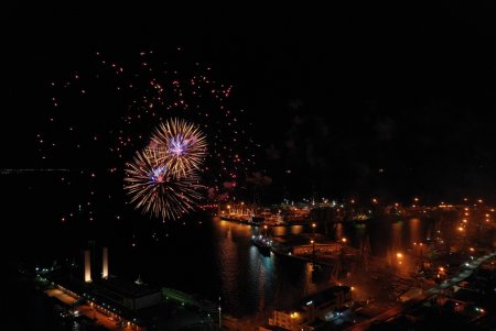 Одесса отметила 227-летие: гала-концерт на Потемкинской лестнице и яркий салют (фоторепортаж) Одесса отметила 227-летие: гала-концерт на Потемкинской лестнице и яркий салют (фоторепортаж)