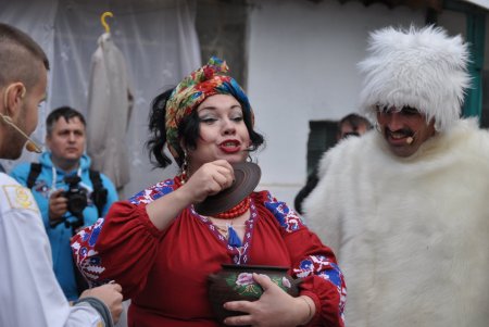 В одесском дворике на Молдаванке отметили «День рождения Мамы» (фото)