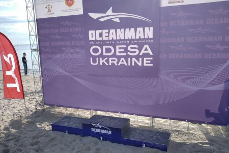 «Oceanman Odesa-2021»: более 700 участников из девяти стран соревнуются в морском плавании на Ланжероне (фото, видео)