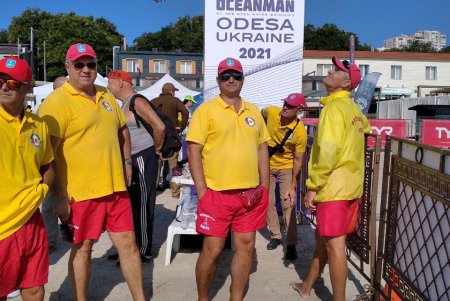 «Oceanman Odesa-2021»: более 700 участников из девяти стран соревнуются в морском плавании на Ланжероне (фото, видео)