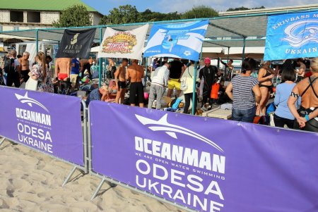 На Ланжероне стартовали ежегодные соревнования по плаванию «Oceanman Odesa – 2021» (фоторепортаж)