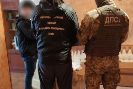 За незаконное хранение оружия и наркотиков житель Подольска может восемь лет провести в тюрьме (фото)