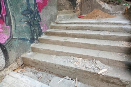 В Одессе начали капитально ремонтировать Курсантскую лестницу (фото)
