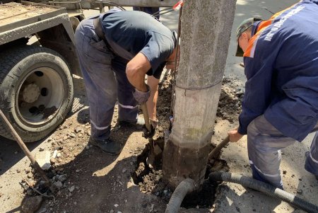 Аварийные опоры наружного освещения заменили на Таирова (фото)