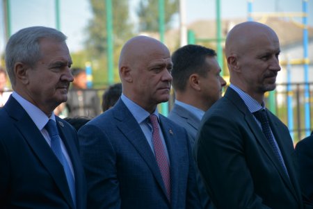 После капитального ремонта торжественно открыли школу № 41 (фоторепортаж)