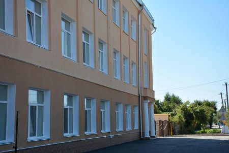 После капитального ремонта торжественно открыли школу № 41 (фоторепортаж)