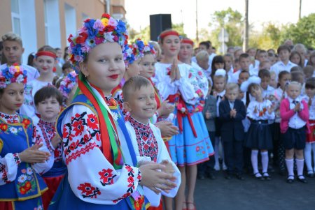 После капитального ремонта торжественно открыли школу № 41 (фоторепортаж)