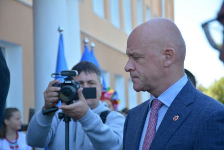 После капитального ремонта торжественно открыли школу № 41 (фоторепортаж)
