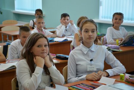После капитального ремонта торжественно открыли школу № 41 (фоторепортаж)