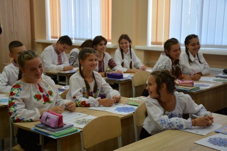 После капитального ремонта торжественно открыли школу № 41 (фоторепортаж)