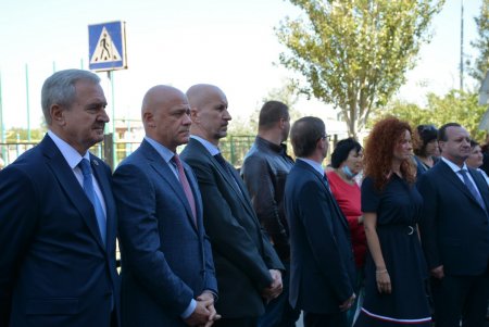 После капитального ремонта торжественно открыли школу № 41 (фоторепортаж)
