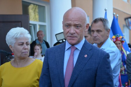 После капитального ремонта торжественно открыли школу № 41 (фоторепортаж)
