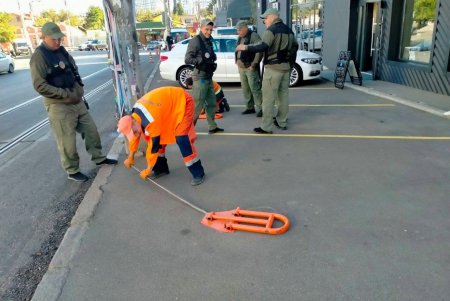 В Киевском и Приморском районах демонтировали незаконные юнипаркеры
