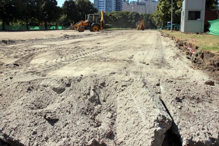Сквер возле ОГА реконструируют в мемориальный комплекс (фоторепортаж)