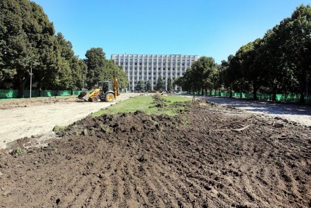 Сквер возле ОГА реконструируют в мемориальный комплекс (фоторепортаж)