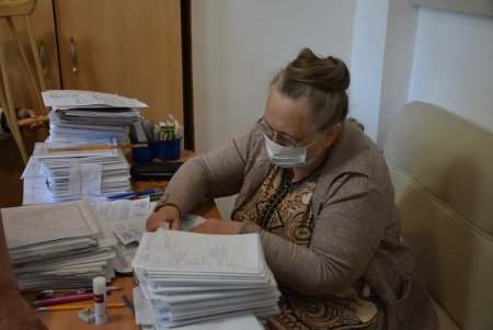 В школе № 13 сотрудников образовательной сферы Суворовского района прививают от COVID-19 (фоторепортаж)