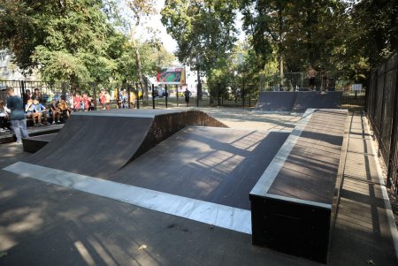 На Адмиральском проспекте открыли новый скейт-парк (фото)