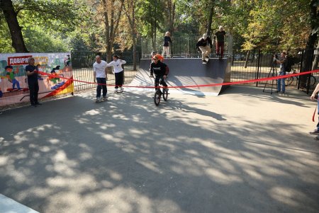На Адмиральском проспекте открыли новый скейт-парк (фото)