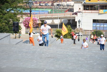 На Потемкинской лестнице 750 человек участвовали в традиционном забеге (фото)